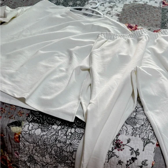 Sweat (lounge) outfit - Picture 1 of 3